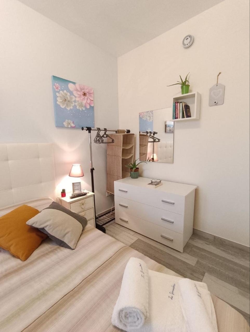 Appartamento Le Ginestre 산비토로카포 외부 사진